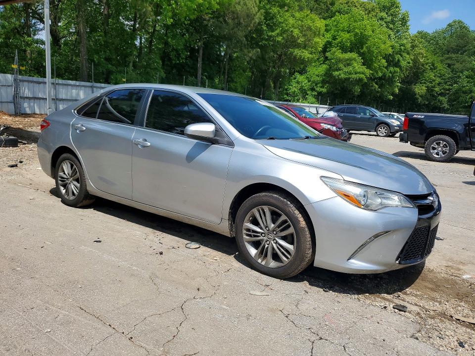 51785706 :رقم المزاد ، 4T1BF1FK5FU095917 vin ، 2015 Toyota Camry مزاد بيع