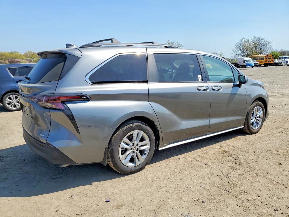 49377666 :رقم المزاد ، 5TDYSKFC3TS236511 vin ، 2026 Toyota Sienna مزاد بيع