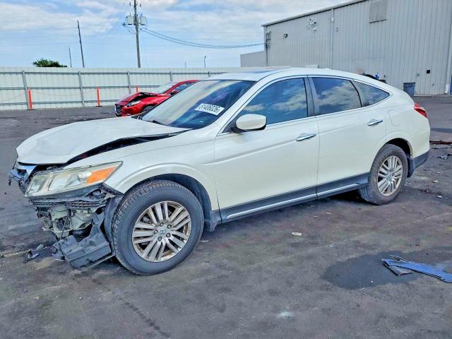 2015 Honda Crosstour მანქანა იყიდება აუქციონზე, vin: 5J6TF3H5XFL001557, აუქციონის ნომერი: 51406026