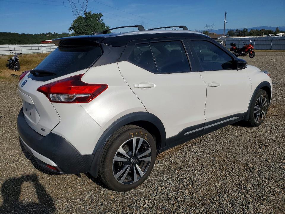 Продажа на аукционе авто 2019 Nissan Kicks, vin: 3N1CP5CUXKL563702, номер лота: 50369106