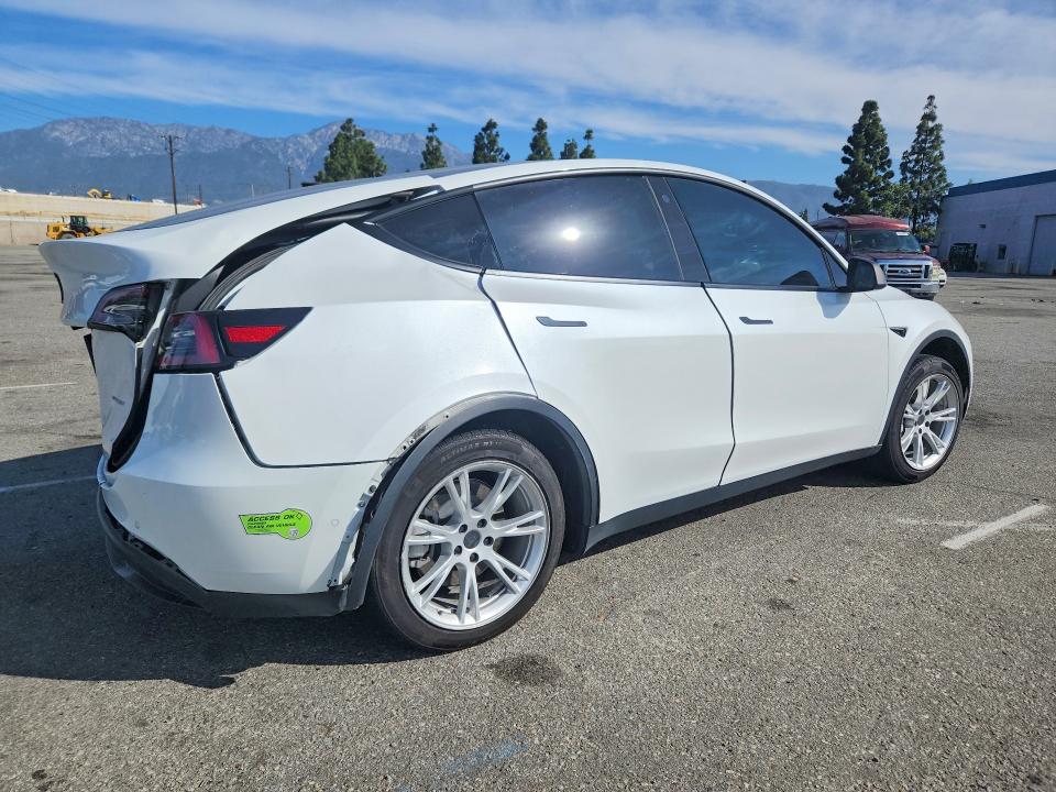 50191656 :رقم المزاد ، 7SAYGDEE2NF323309 vin ، 2022 Tesla Model Y مزاد بيع