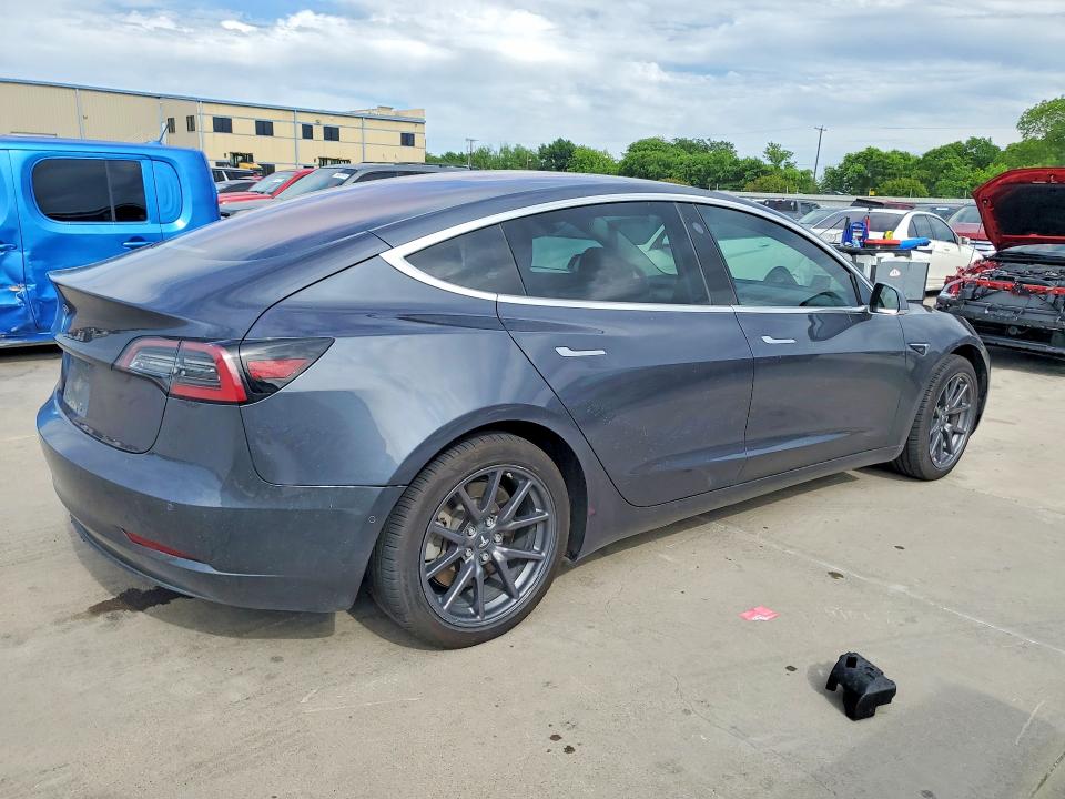 49514546 :رقم المزاد ، 5YJ3E1EA6JF044920 vin ، 2018 Tesla Model 3 مزاد بيع