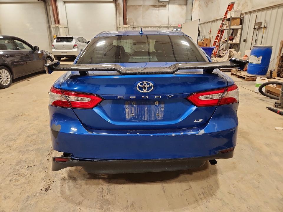 48151586 :رقم المزاد ، 4T1B11HK0KU165099 vin ، 2019 Toyota Camry مزاد بيع