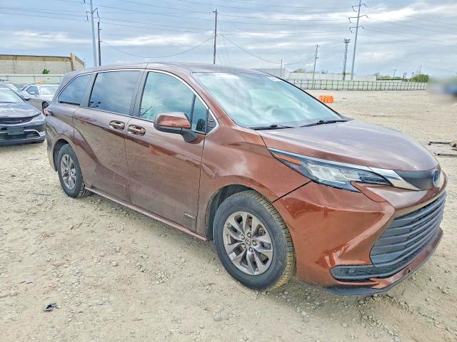 Auction sale of the 2021 Toyota Sienna, vin: 5TDKSKFC5MS016343, lot number: 49452386
