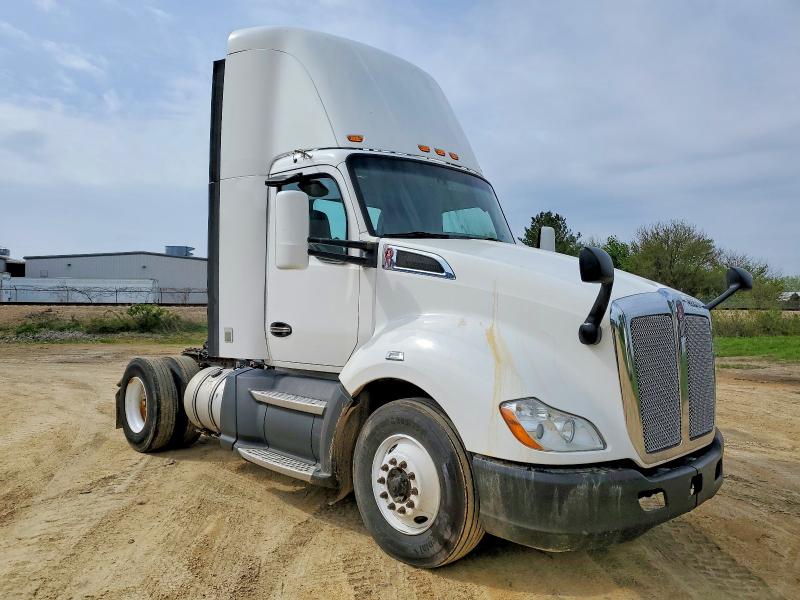 Продажа на аукционе авто 2016 Kenworth T680, vin: 1XKYA48XXGJ496331, номер лота: 46205516