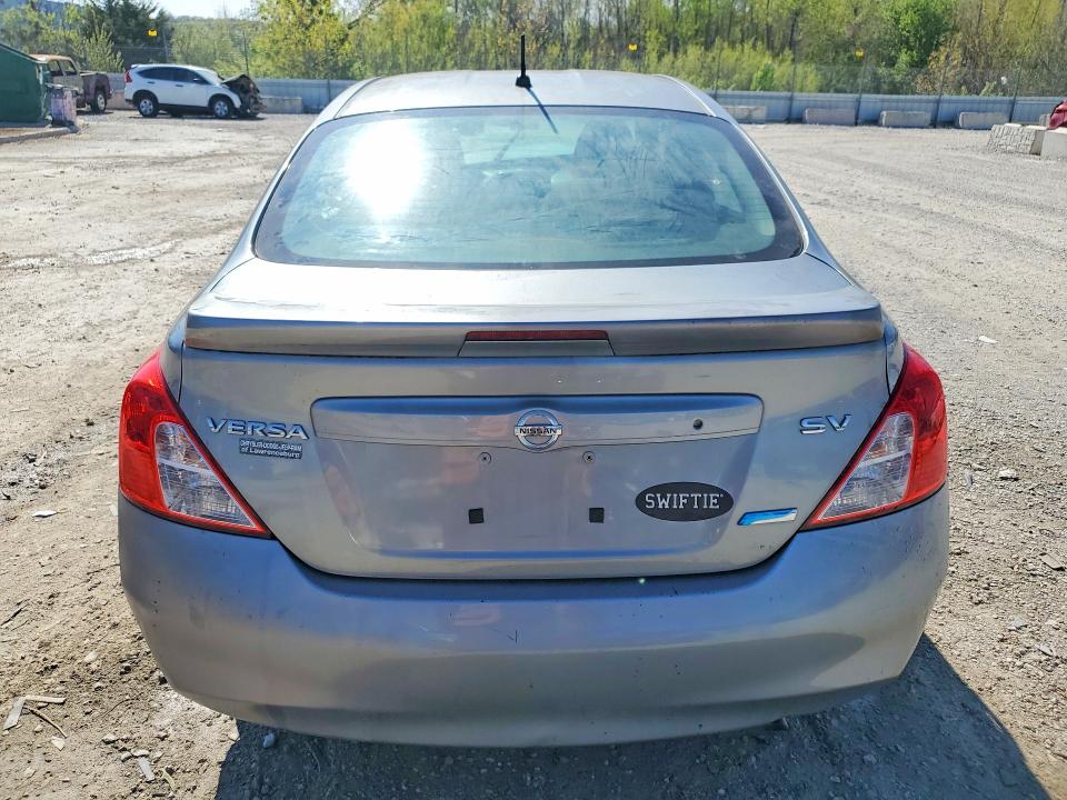 49120276 :رقم المزاد ، 3N1CN7AP1DL885145 vin ، 2013 Nissan Versa مزاد بيع