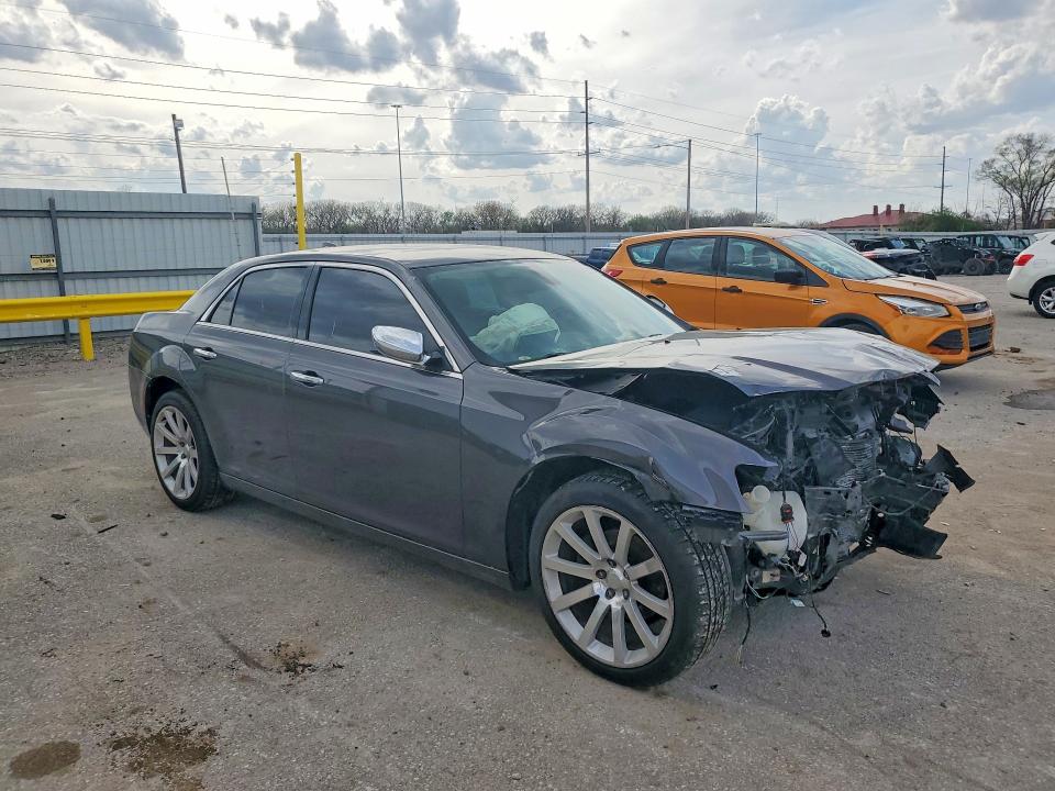 49547486 :رقم المزاد ، 2C3CCAEG0KH689542 vin ، 2019 Chrysler 300 مزاد بيع
