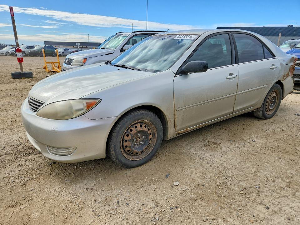 50217216 :رقم المزاد ، JTDBE32K753026028 vin ، 2005 Toyota Camry مزاد بيع