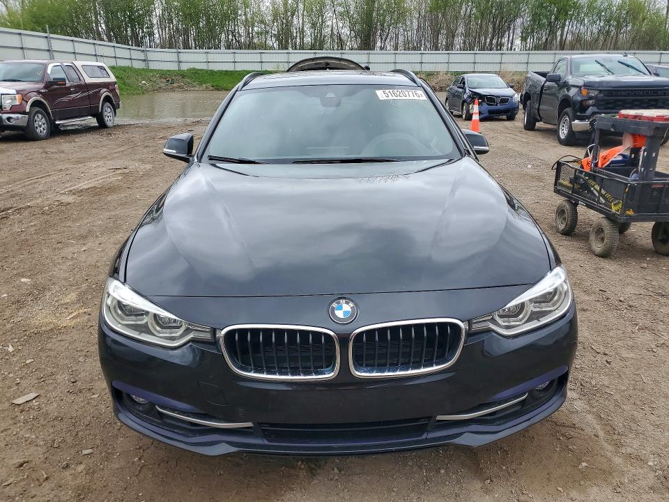 51620776 :رقم المزاد ، WBA8K3C50JA483620 vin ، 2018 Bmw 330 مزاد بيع