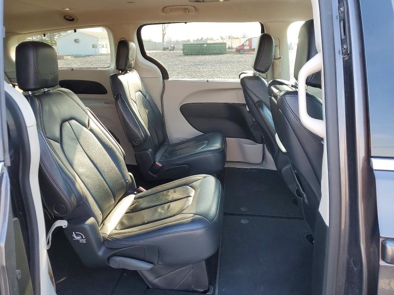 49242716 :رقم المزاد ، 2C4RC1EG4JR108123 vin ، 2018 Chrysler Pacifica مزاد بيع