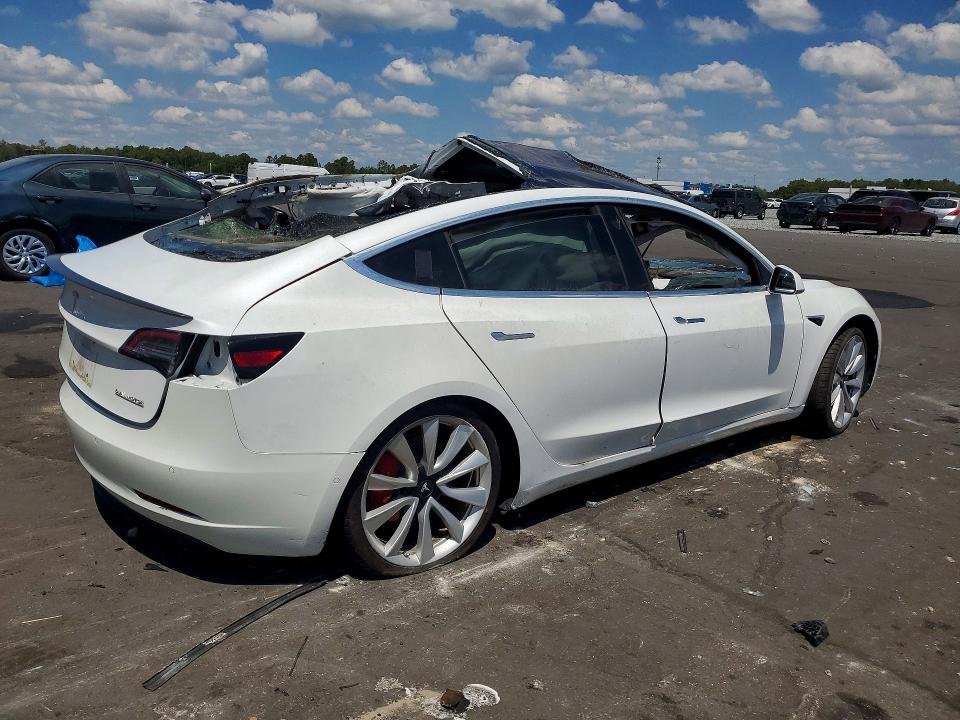 Продаж на аукціоні авто 2018 Tesla Model 3, vin: 5YJ3E1EB8JF106522, номер лоту: 51090496