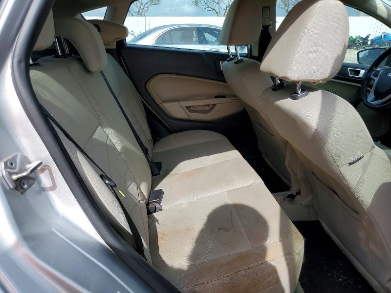 48673256 :رقم المزاد ، 3FADP4EJ2FM200850 vin ، 2015 Ford Fiesta مزاد بيع