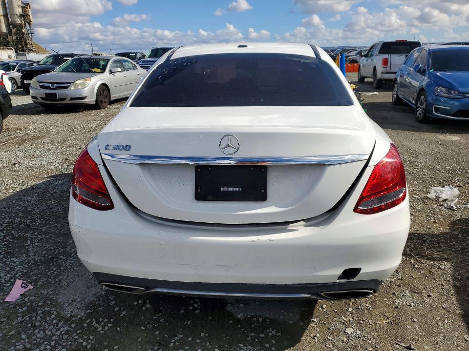 50001246 :رقم المزاد ، 55SWF4JB2JU257520 vin ، 2018 Mercedes-benz C مزاد بيع
