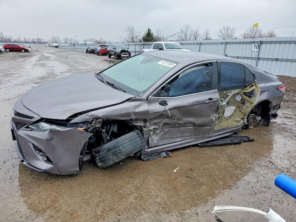 48737606 :رقم المزاد ، 4T1B11HK4KU846799 vin ، 2019 Toyota Camry مزاد بيع