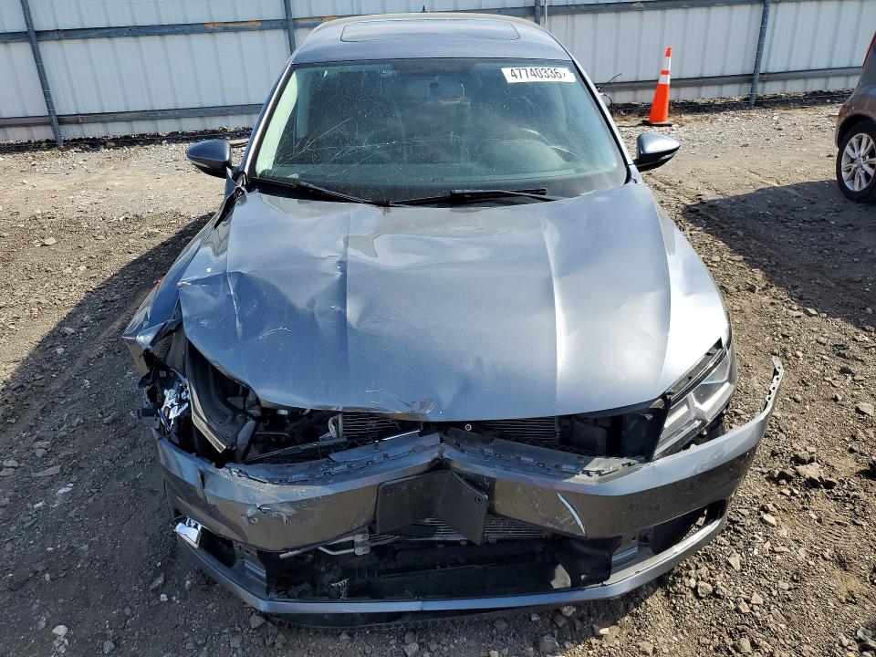 47740336 :رقم المزاد ، 1VWBA7A33JC045616 vin ، 2018 Volkswagen Passat مزاد بيع