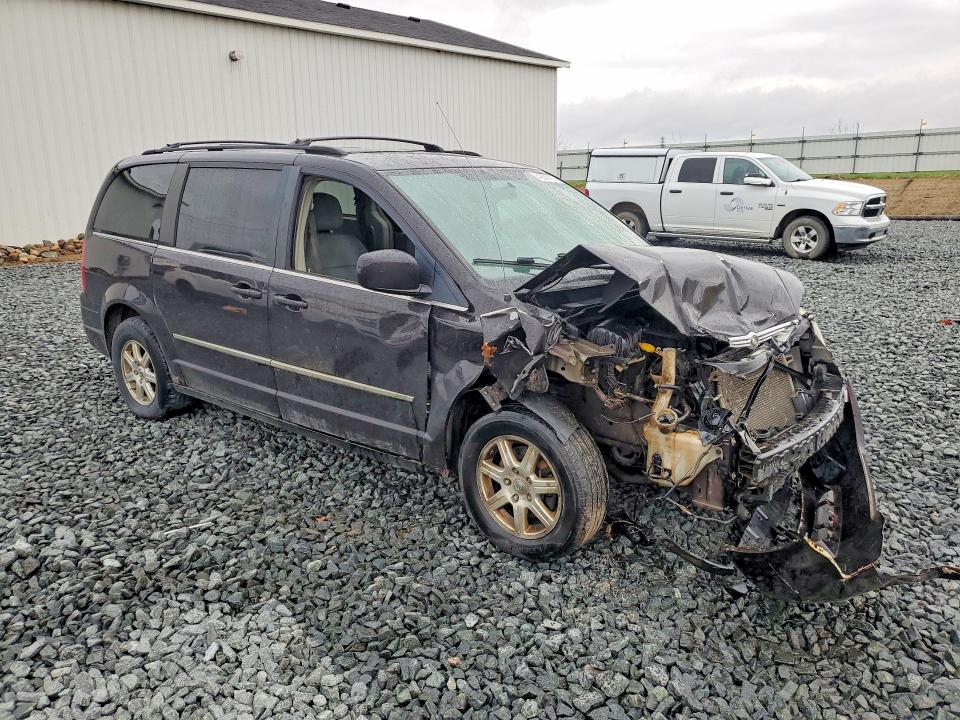 49644186 :رقم المزاد ، 2A4RR5D13AR415196 vin ، 2010 Chrysler Town & Country مزاد بيع