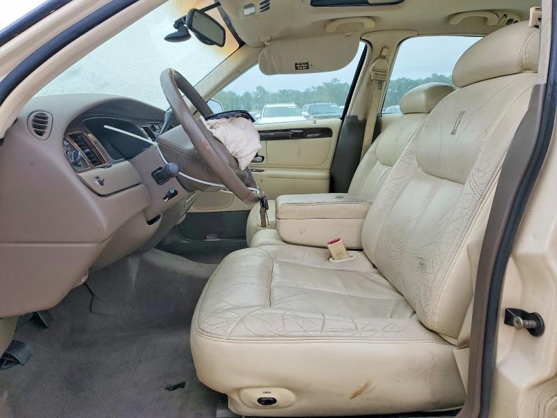 48852456 :رقم المزاد ، 1LNFM83W3WY682133 vin ، 1998 Lincoln Town Car مزاد بيع