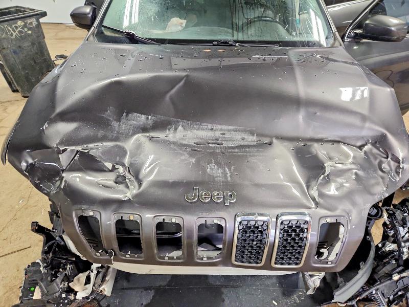 48634986 :رقم المزاد ، 1C4PJLDB6KD433830 vin ، 2019 Jeep Cherokee مزاد بيع