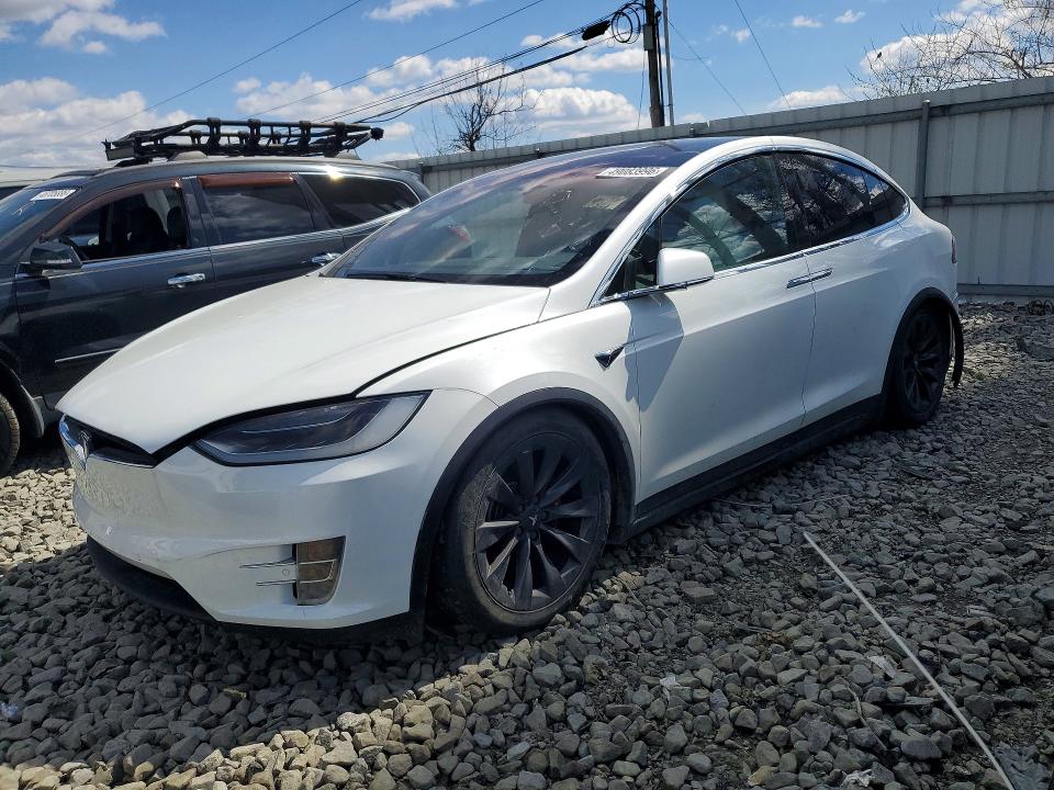 49083996 :رقم المزاد ، 5YJXCBE47HF050260 vin ، 2017 Tesla Model X مزاد بيع