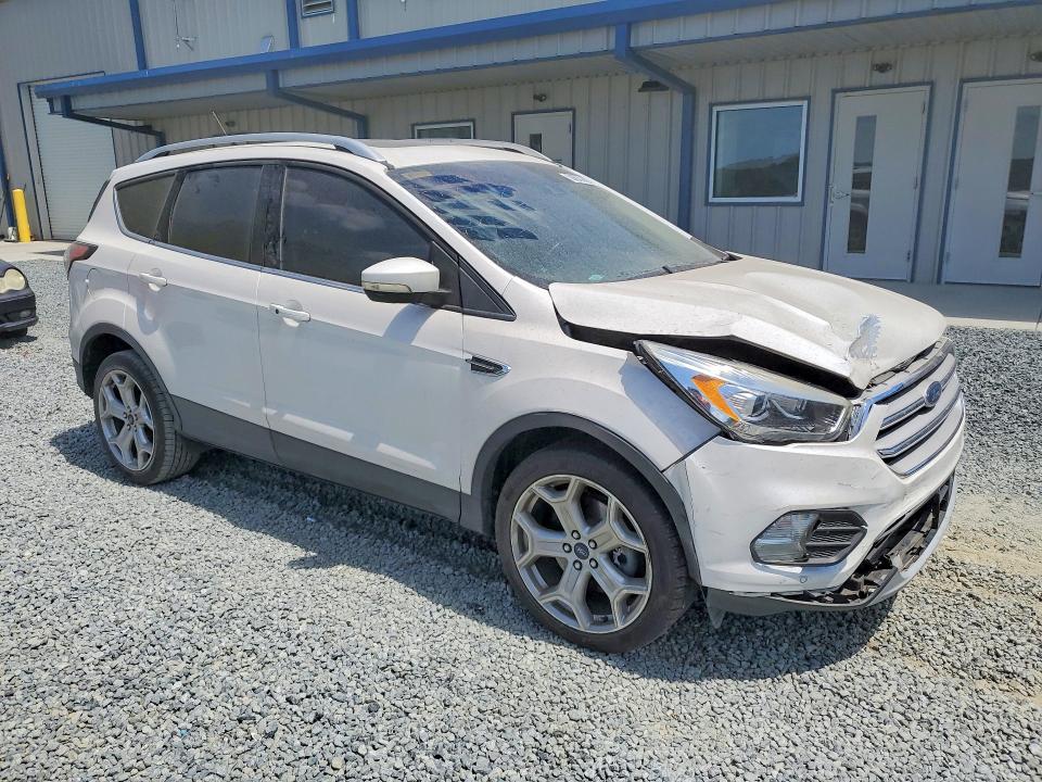 50629626 :رقم المزاد ، 1FMCU0J9XJUC67036 vin ، 2018 Ford Escape مزاد بيع