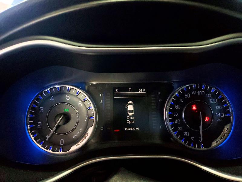 2015 Chrysler 200 4d Ltd მანქანა იყიდება აუქციონზე, vin: 1C3CCCAB4FN710038, აუქციონის ნომერი: 48905586