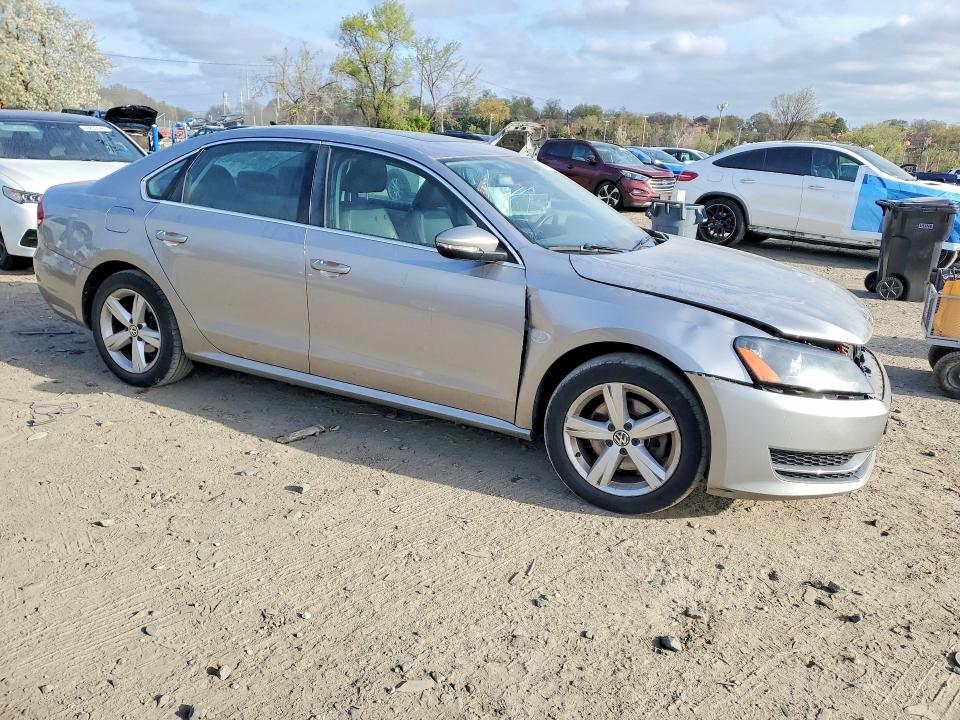 2012 Volkswagen Passat მანქანა იყიდება აუქციონზე, vin: 1VWBP7A32CC037685, აუქციონის ნომერი: 49103856
