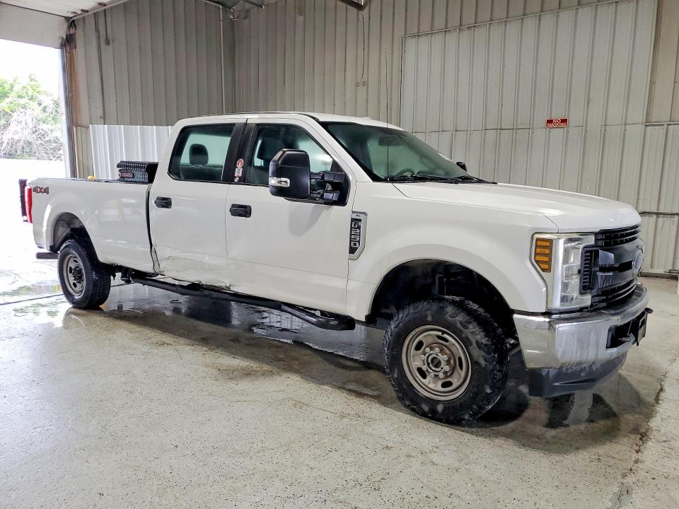51406596 :رقم المزاد ، 1FT7W2B65JED06271 vin ، 2018 Ford F250 مزاد بيع