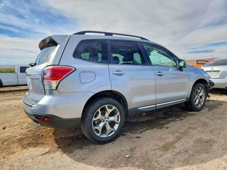 48519606 :رقم المزاد ، JF2SJAWC3JH611562 vin ، 2018 Subaru Forester مزاد بيع