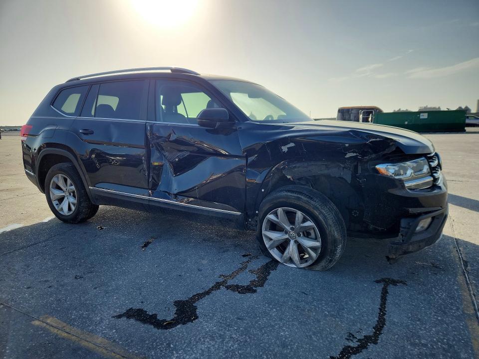 49583696 :رقم المزاد ، 1V2ER2CA8JC528783 vin ، 2018 Volkswagen Atlas مزاد بيع