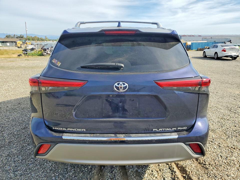 51888346 :رقم المزاد ، 5TDFZRBH7LS055523 vin ، 2020 Toyota Highlander مزاد بيع