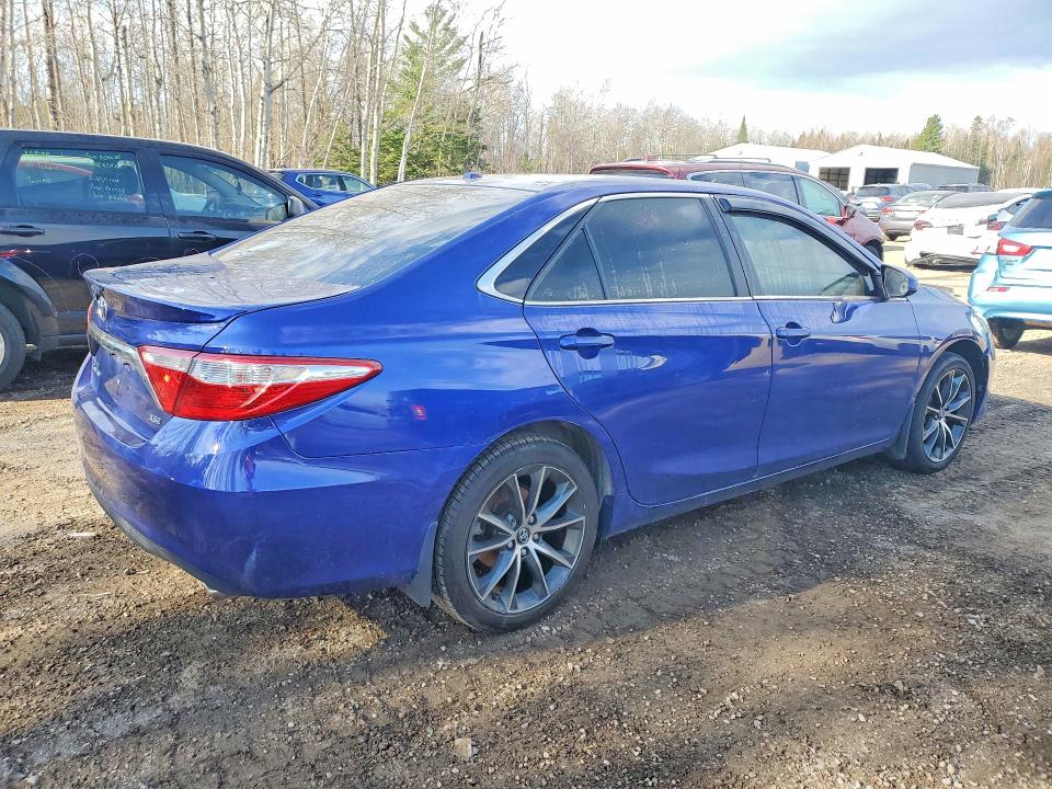 50416666 :رقم المزاد ، 4T1BF1FK3FU913385 vin ، 2015 Toyota Camry مزاد بيع