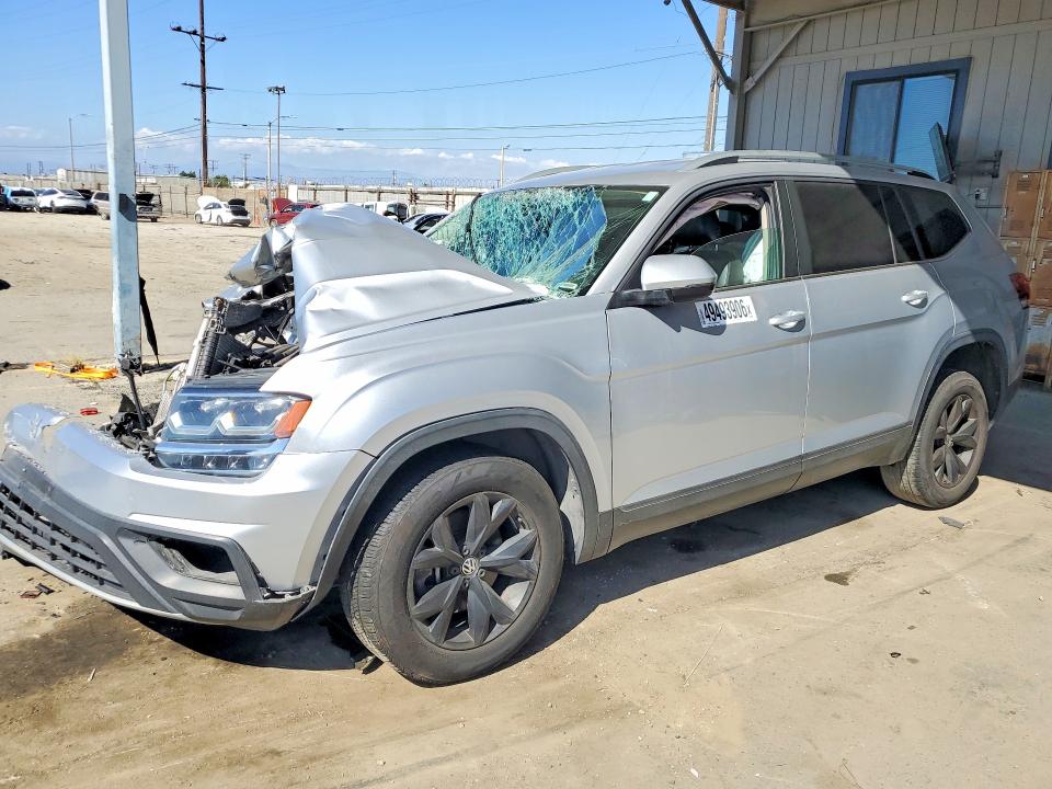 49493906 :رقم المزاد ، 1V2CR2CA9JC566823 vin ، 2018 Volkswagen Atlas مزاد بيع