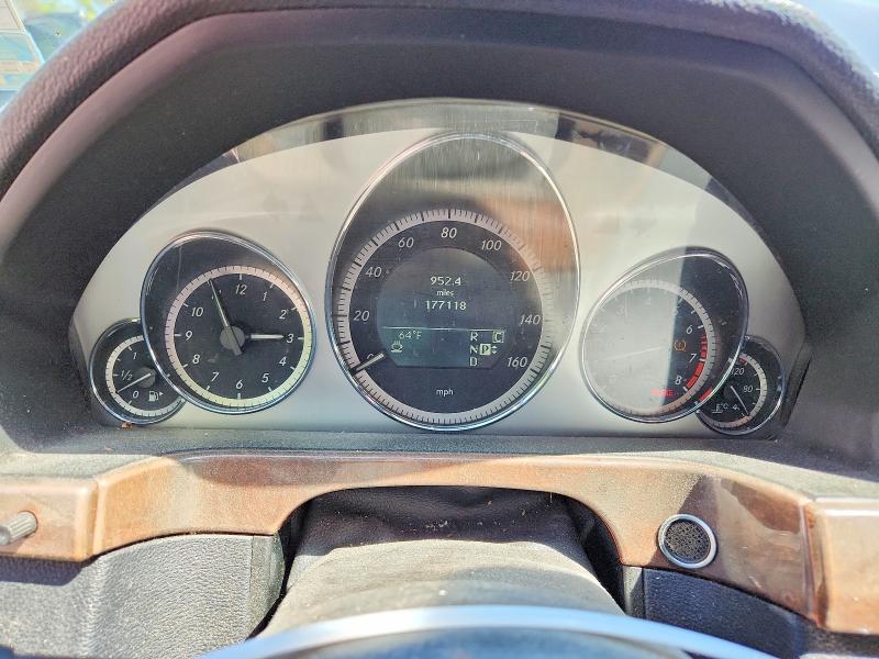 50319106 :رقم المزاد ، WDDHF8HB5AA054210 vin ، 2010 Mercedes-benz E مزاد بيع