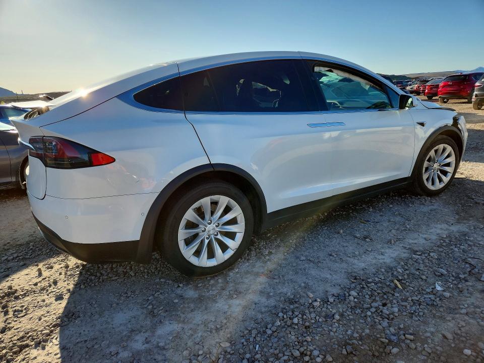 2019 Tesla Model X მანქანა იყიდება აუქციონზე, vin: 5YJXCAE21KF191082, აუქციონის ნომერი: 49830796