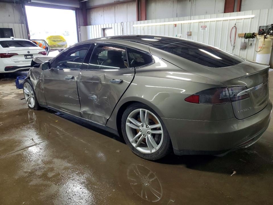 Продажа на аукционе авто 2015 Tesla Model S, vin: 5YJSA1S21FF086360, номер лота: 47921886