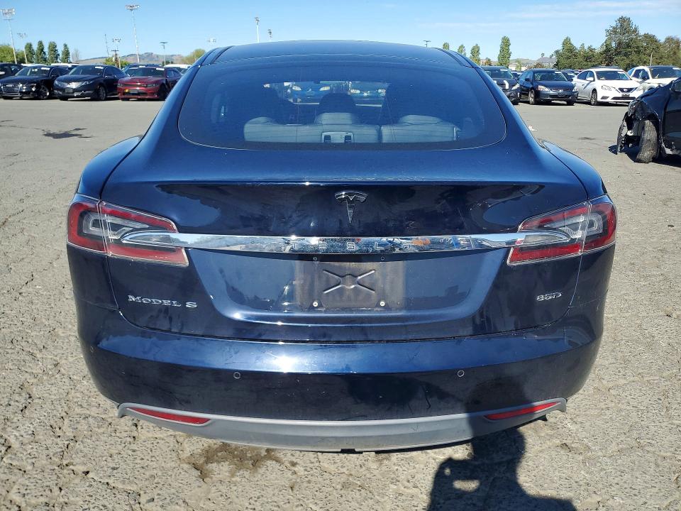 48943086 :رقم المزاد ، 5YJSA1H24FF092516 vin ، 2015 Tesla Model S مزاد بيع