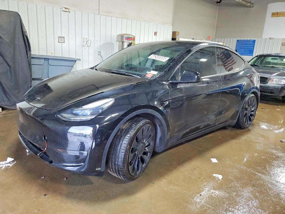 Auction sale of the 2022 Tesla Model Y, vin: 7SAYGDEF0NF391892, lot number: 46245586