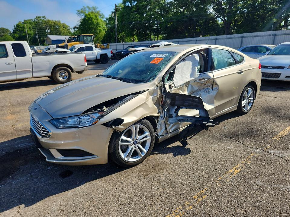 49648986 :رقم المزاد ، 3FA6P0UU4JR157007 vin ، 2018 Ford Fusion مزاد بيع