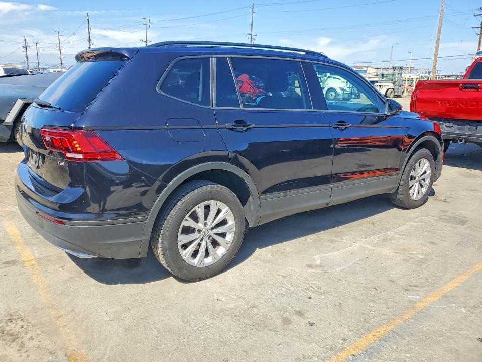 50320356 :رقم المزاد ، 3VV1B7AX3JM057893 vin ، 2018 Volkswagen Tiguan مزاد بيع