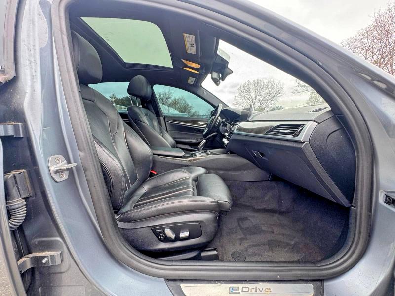 51064676 :رقم المزاد ، WBAJB1C56JB374403 vin ، 2018 Bmw 530xe مزاد بيع