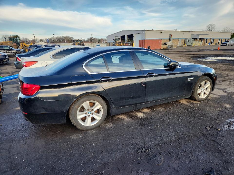 47212566 :رقم المزاد ، WBAXH5C5XCDW06914 vin ، 2012 Bmw 528 مزاد بيع