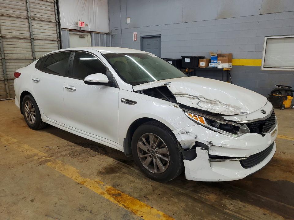 2018 Kia Optima მანქანა იყიდება აუქციონზე, vin: 5XXGT4L35JG182877, აუქციონის ნომერი: 49367106