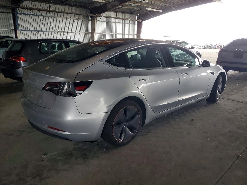 48457236 :رقم المزاد ، 5YJ3E1EA7JF044022 vin ، 2018 Tesla Model 3 مزاد بيع