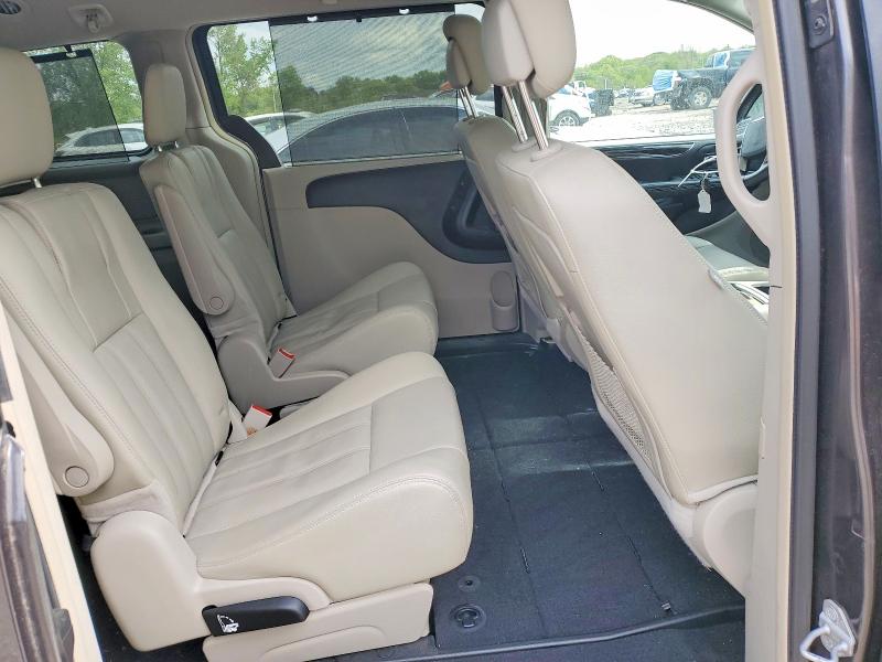 50388376 :رقم المزاد ، 2C4RC1CG4FR754739 vin ، 2015 Chrysler Town & Country مزاد بيع