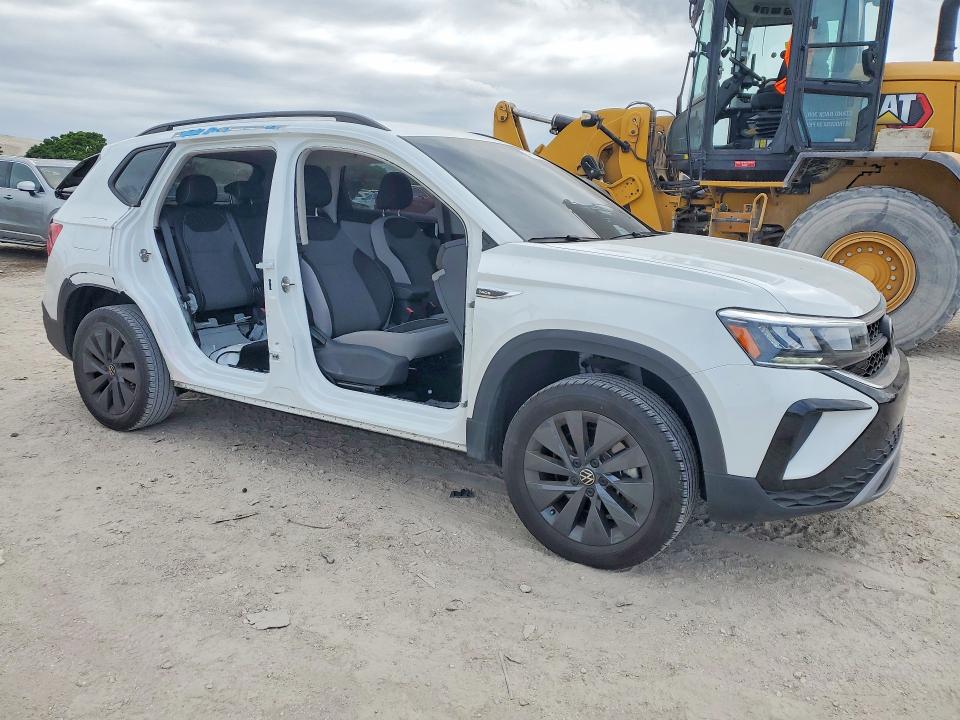 2024 Volkswagen Taos მანქანა იყიდება აუქციონზე, vin: 3VV5X7B27RM119393, აუქციონის ნომერი: 49797266