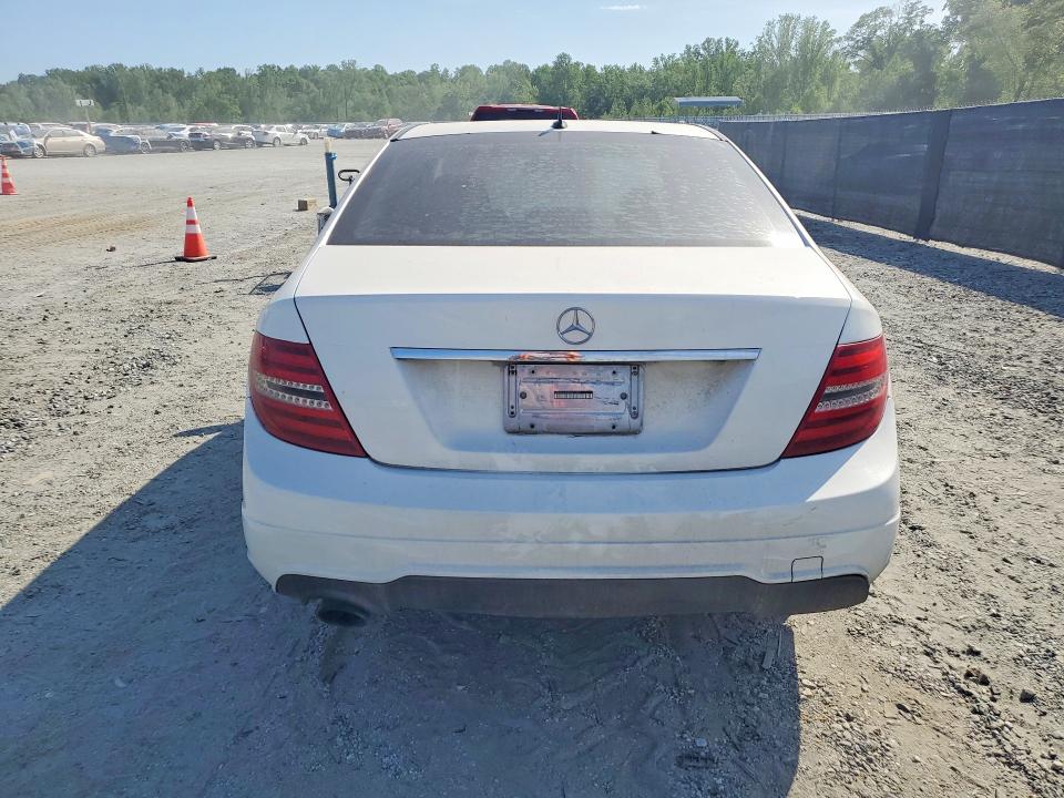 Продажа на аукционе авто 2013 Mercedes-benz C, vin: WDDGF4HB2DR272437, номер лота: 49680296