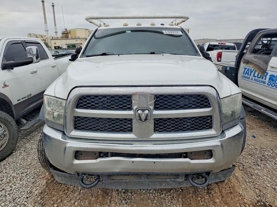 41699536 :رقم المزاد ، 3C7WRNFL7FG516765 vin ، 2015 Ram 5500 مزاد بيع