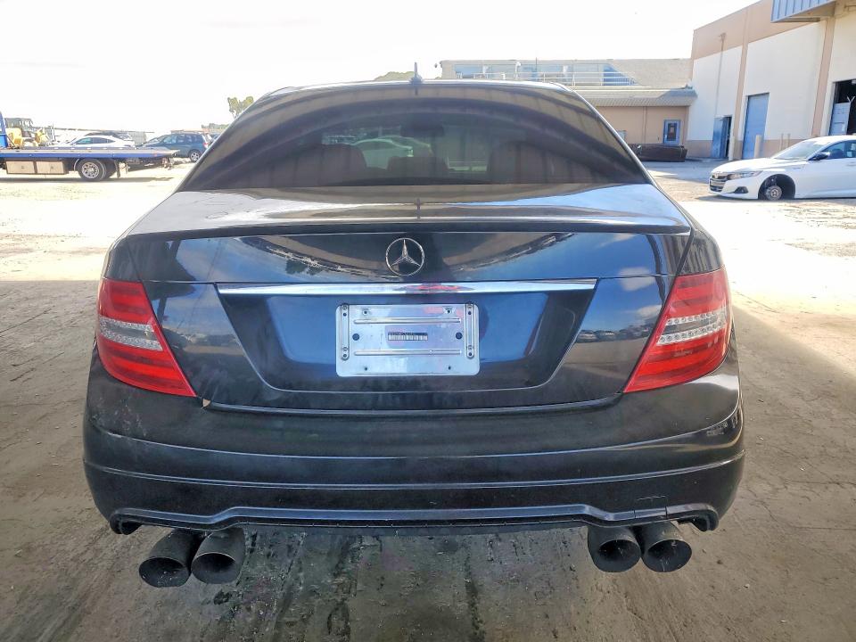 Продажа на аукционе авто 2012 Mercedes-benz C, vin: WDDGF4HB8CA684990, номер лота: 50586056