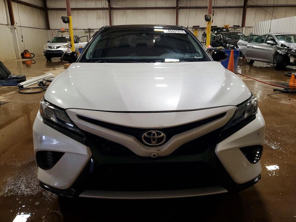 49457016 :رقم المزاد ، 4T1B61HK9KU239489 vin ، 2019 Toyota Camry مزاد بيع