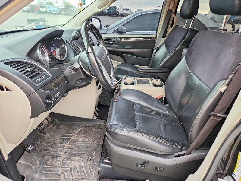 49724526 :رقم المزاد ، 2C4RC1GGXFR655692 vin ، 2015 Chrysler Town & Country مزاد بيع